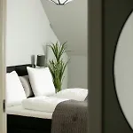شقة Unique 5 Bedroom W Exposed Beams In *