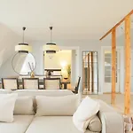 Unique 5 Bedroom W Exposed Beams In