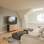 Unique 5 Bedroom W Exposed Beams In Апартаменты Копенгаген