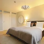 Апартаменты Unique 5 Bedroom W Exposed Beams In Копенгаген