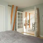 Appartement Unique 5 Bedroom W Exposed Beams In