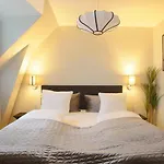 Unique 5 Bedroom W Exposed Beams In Apartament