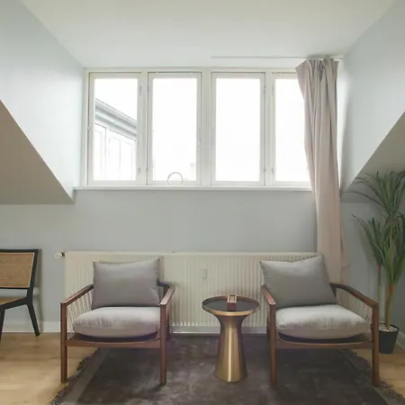 Lägenhet Unique 5 Bedroom W Exposed Beams In