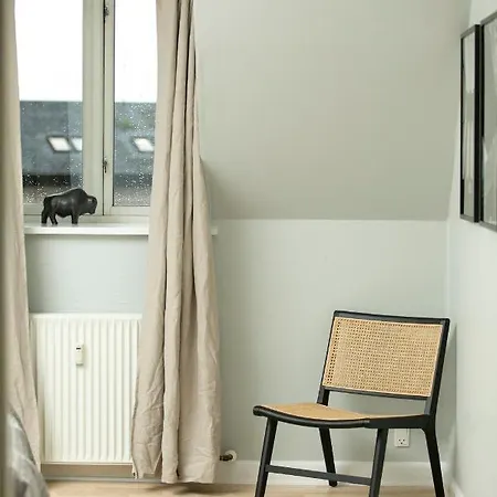 Unique 5 Bedroom W Exposed Beams In Lejlighed