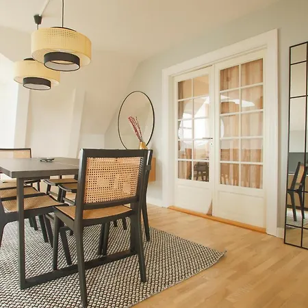 Unique 5 Bedroom W Exposed Beams In * Copenhaga