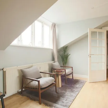 Apartment Unique 5 Bedroom W Exposed Beams In