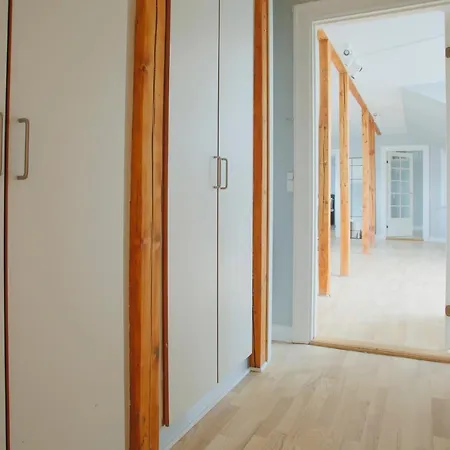 Unique 5 Bedroom W Exposed Beams In * København