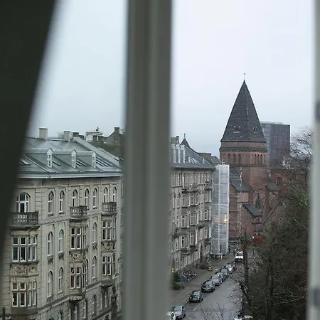 Апартаменты Unique 5 Bedroom W Exposed Beams In *