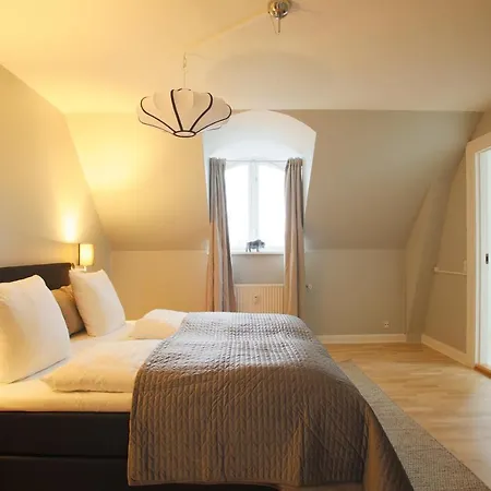 Unique 5 Bedroom W Exposed Beams In Lejlighed