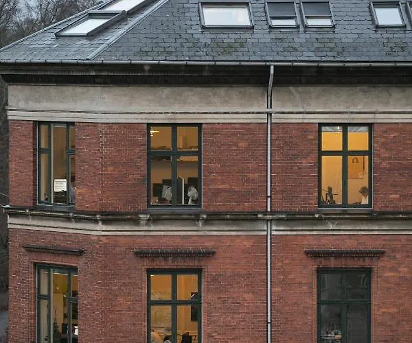 Apartment Unique 5 Bedroom W Exposed Beams In *