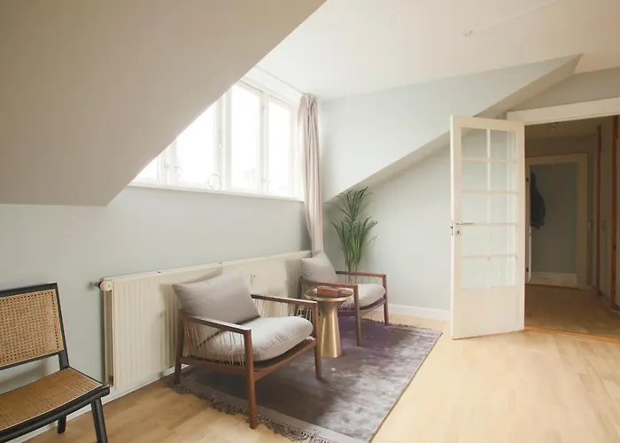 Apartamento Unique 5 Bedroom W Exposed Beams In