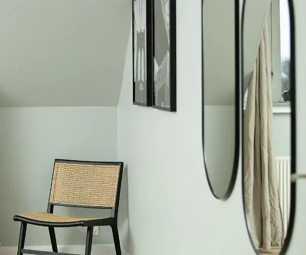 Unique 5 Bedroom W Exposed Beams In *