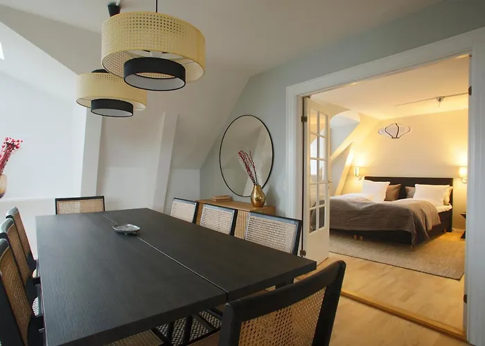 Apartment Unique 5 Bedroom W Exposed Beams In