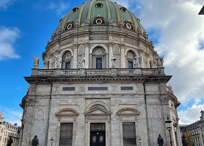Apartment Unique 5 Bedroom W Exposed Beams In
