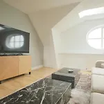 Unique 5 Bedroom W Exposed Beams In *