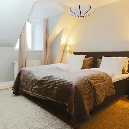 شقة Unique 5 Bedroom W Exposed Beams In *