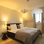 Unique 5 Bedroom W Exposed Beams In Apartmán Kodaň