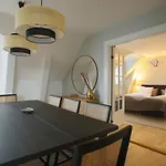Apartmán Unique 5 Bedroom W Exposed Beams In