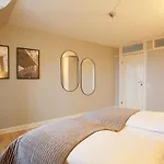 Unique 5 Bedroom W Exposed Beams In * Kodaň