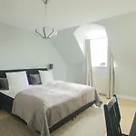 Unique 5 Bedroom W Exposed Beams In Apartmán *