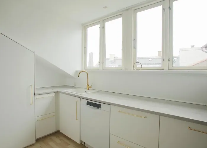 Διαμέρισμα Unique 5 Bedroom W Exposed Beams In *