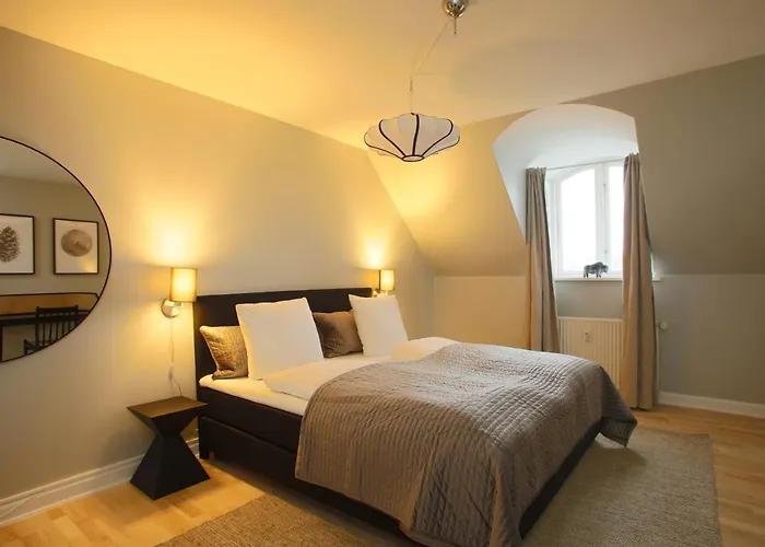 Unique 5 Bedroom W Exposed Beams In Διαμέρισμα Κοπεγχάγη